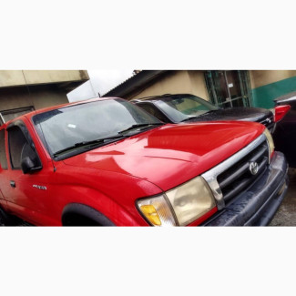Toyota Tacoma 2000 Red