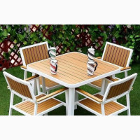 Out Door Table and Chairs