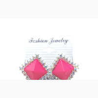 Fashion Jewelry - Enhance Your Style
Explore our exquisite range of jewelry, featuring earrings, brooches, necklaces, rings, and wristwatches. Find th