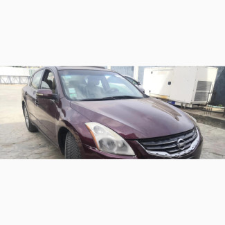 Nissan Altima 2010 Red