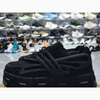 Stock Fashion Bug Shoe