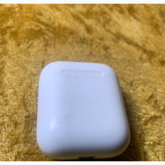 Original Apple Airpods