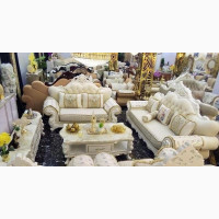 First Class Official Royal Set With Antique Sectional Style