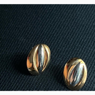 20 Carat Gold Replica Stud