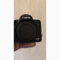 Canon M50 With 4 Batteries and 15- 45 Kit Lens