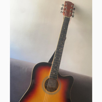 Behringer Box Guitar Medium