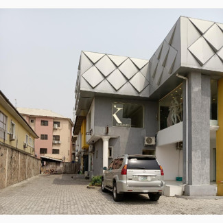 A 31 Square Meters Shop in Lekki Phase 1 to Let