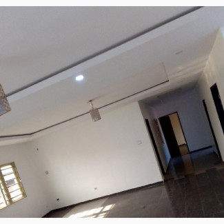 3bdrm Block of Flats in Toyin Close, Ikeja for Rent