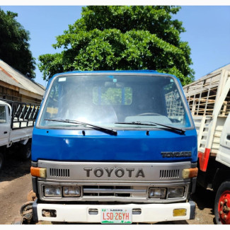 Toyota Dyna 200 6 Tyres 4Y Engine Normal Bucket