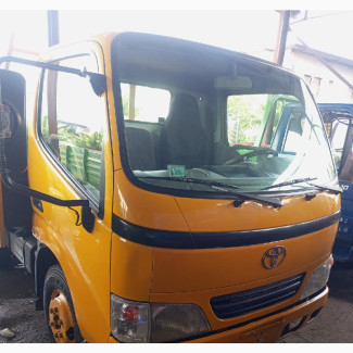 Toyota Dyna Petrol Engine 2rz - Yellow Food Truck