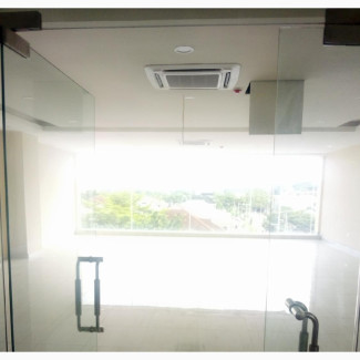 Store/Showroom/Optical/Pick Up Space for Rent