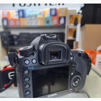 Canon 5D Mark III Camera with Charger and Strap