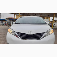 Toyota Sienna LE 7 Passenger 2011 White