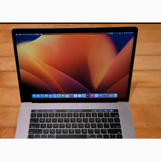 Apple MacBook Pro 2017 16GB Intel Core I7 SSD 512GB