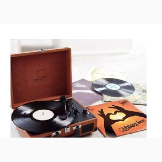 ALTIUS Vintage Suitcase Turntable - BROWN