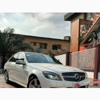 Mercedes-Benz C300 2011 White
Tocumbo C300 buy and drive in good condition