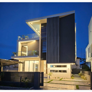 5bdrm Duplex in In An Estate, Osapa london for sale