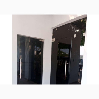 Fixed and Glass Door