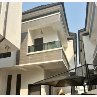 4bdrm Duplex in Chevron for sale