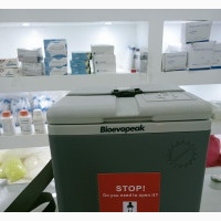 Vaccine Carrier with 4 Icepacks - Brand New - Hospital Equipment