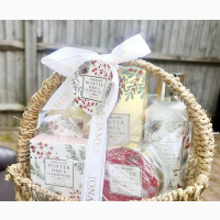 Winterberry and Clementine Beauty Basket Spa Bath Her Set