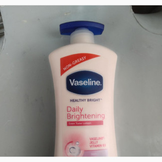 Vaseline Daily Brightening Even Tone Body Lotion (725ml)