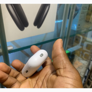 Neatly Used Airpod Pro 1st Gen