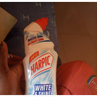 Harpic White and Shine Fresh Toilet Cleaner