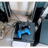 Hacked PlayStation 4 with Two Controllers - Enjoy Gaming