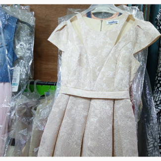 Stylish Teenage Girl Damask Ball Dress