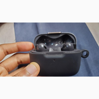 Oraimo Freepods PRO - Clean and Untouched Pack