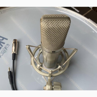 Neumann U87 Condenser Studio Microphone