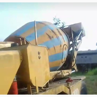 Selfloader/Mobile Concrete Mixer - 5 Cubics