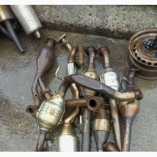 Center Catalyst for Toyota 4runner V8 Engine