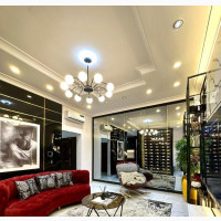 Luxury 1 Bedroom Apartment at Chevron - N75