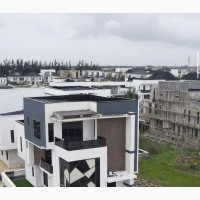 5bdrm Duplex in Lekky County, Lekki for sale