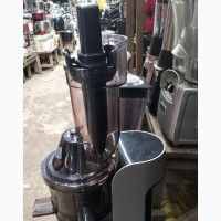 SKG Multifunction Masticating Whole Slow Juice Extractor