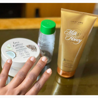 Milk And Honey Gold Sugar Smoothing Scrub