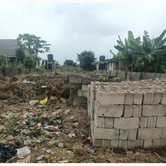 Half Plot of Land With 3 House Foundation for Sale at Maya
