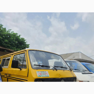 Volkswagen Transporter 1997 Yellow