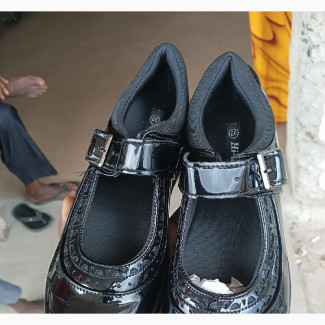 Black Big Girls School Shoe Wet Look