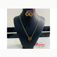 Stunning Vca Set for Women