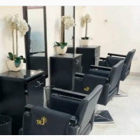 Unisex Wooden Hand Barber Chair
