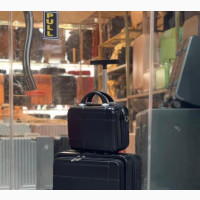 Hand Travel Luggage With Kit. Hardcase. Waterproof.Zip Lock
