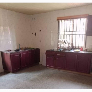 Classy Serviced and Furnished 1 Room, Room and Parlour, and Flats Available in Aideyan GRA Benin
