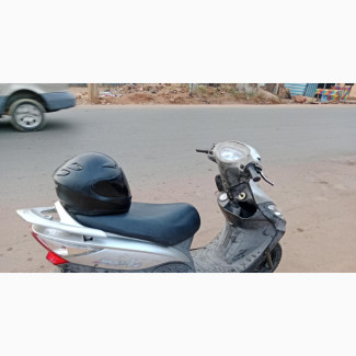 Kymco V2 125cc Motorcycle - Stylish and Powerful Ride
