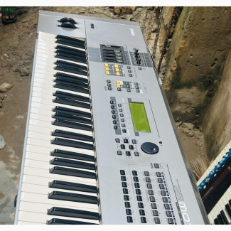 Yamaha Motif6 Music Synthesizer