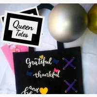 Queen Tote Bags