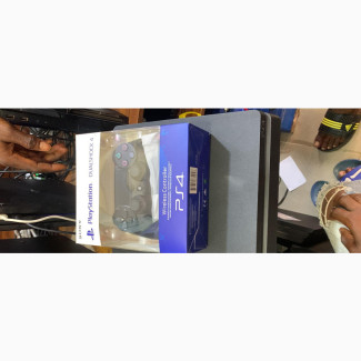 London Used Ps4 with Controller