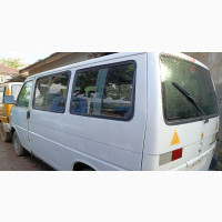 Volkswagen Transporter 2000 White - Neat and Reliable